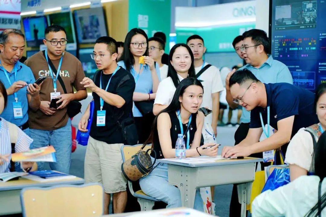 奧威亞獨家冠名,驚艷亮相四川教博會2.jpg 奧威亞獨家冠名,驚艷亮相四川教博會2.jpg