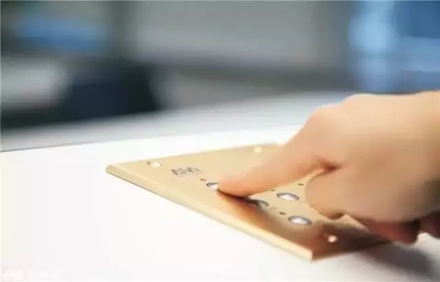 太牛逼！這學校不僅免費就讀，8座城市的老師還能共用！